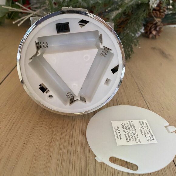 Avon Sparkling Light Up Snow Globe Tree New In Box - Picture 4 of 8